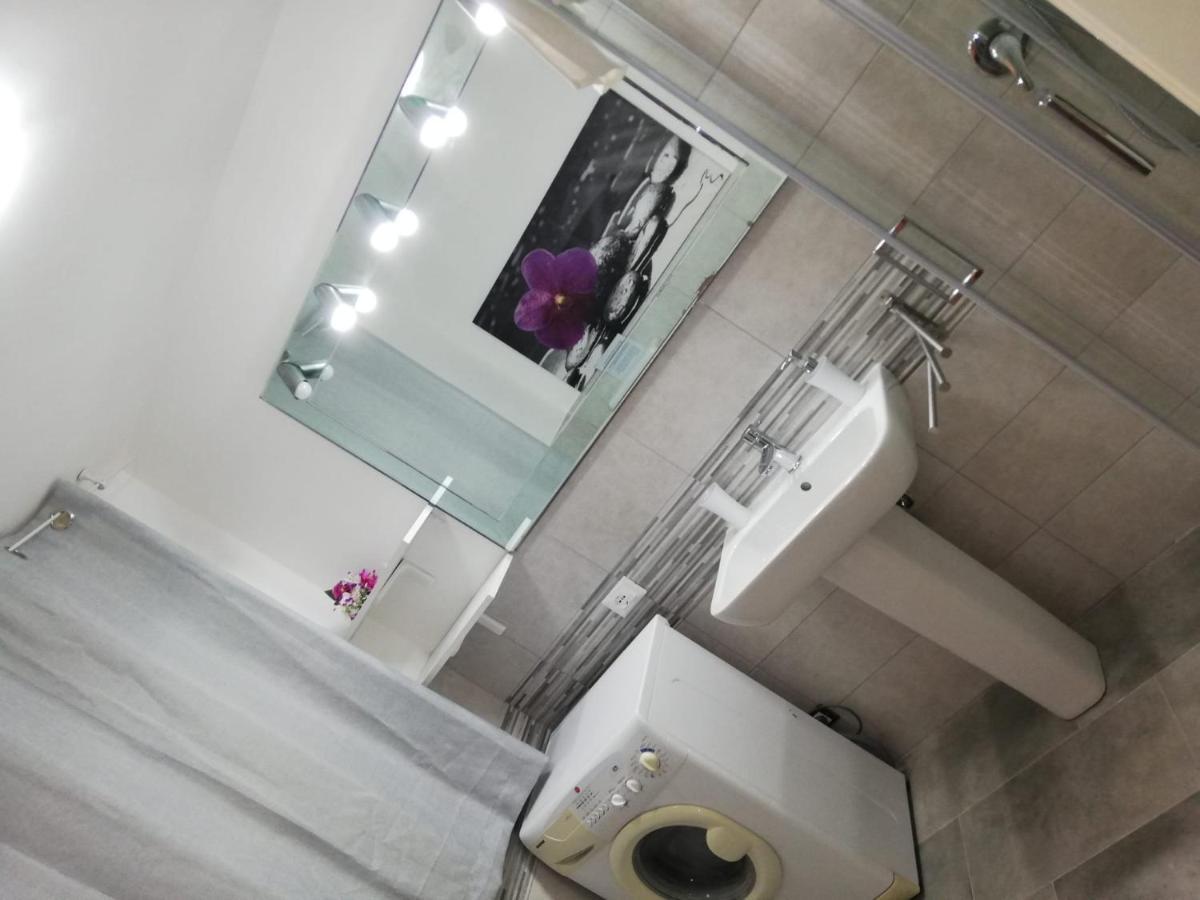 Il Posto Giusto Station Rooms Palermo Kültér fotó