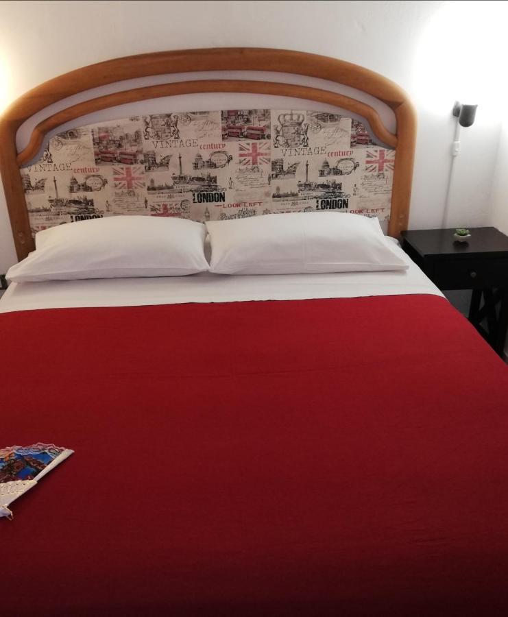 Il Posto Giusto Station Rooms Palermo Kültér fotó